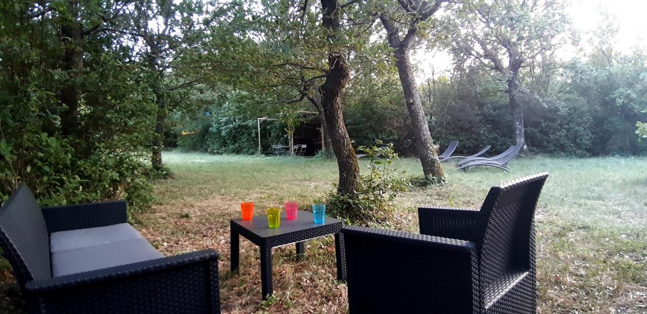 Les Lilas Des Chenes Piolenc Exteriör bild